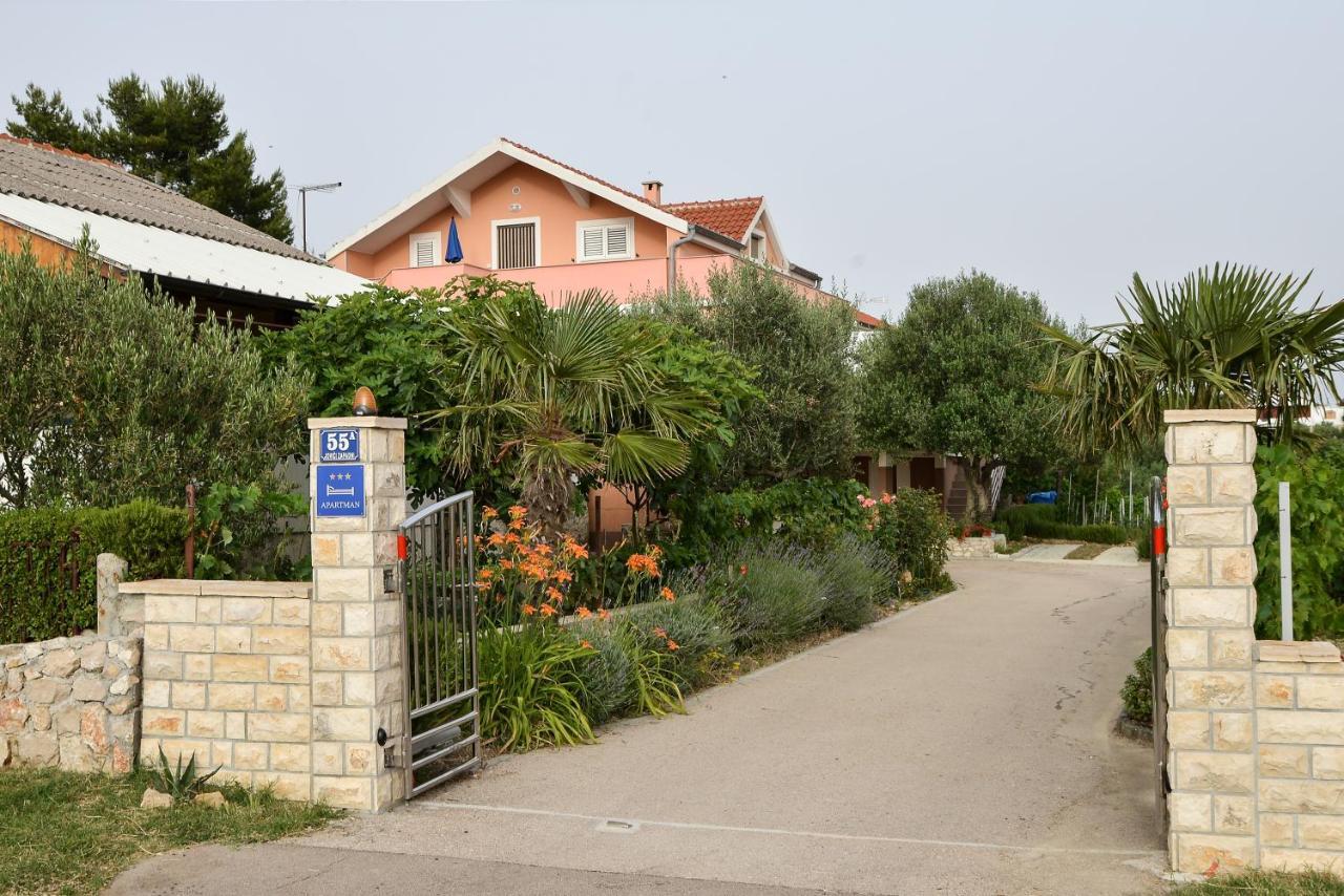 Apartman Olive 2 Zara Esterno foto