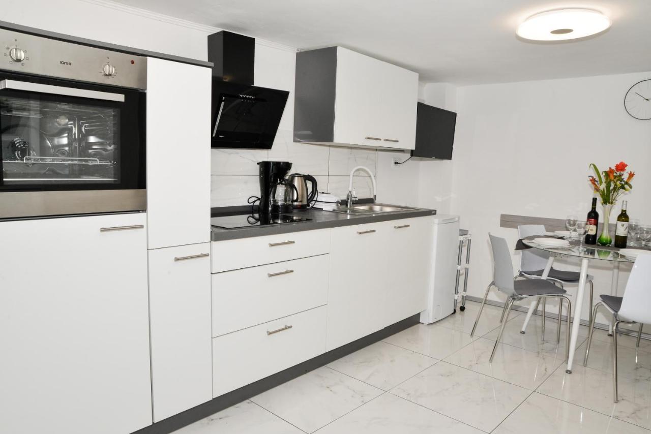 Apartman Olive 2 Zara Esterno foto
