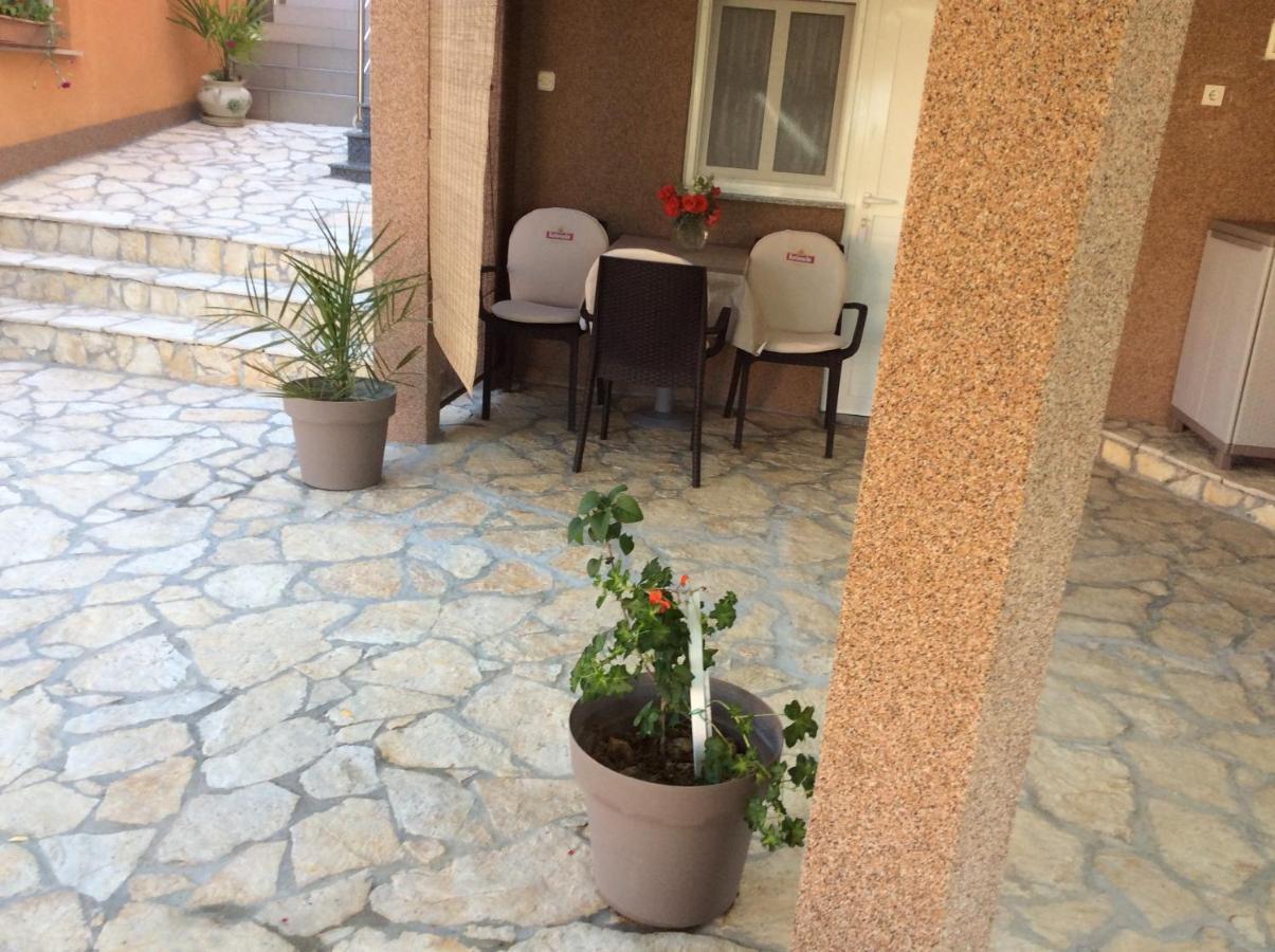 Apartman Olive 2 Zara Esterno foto
