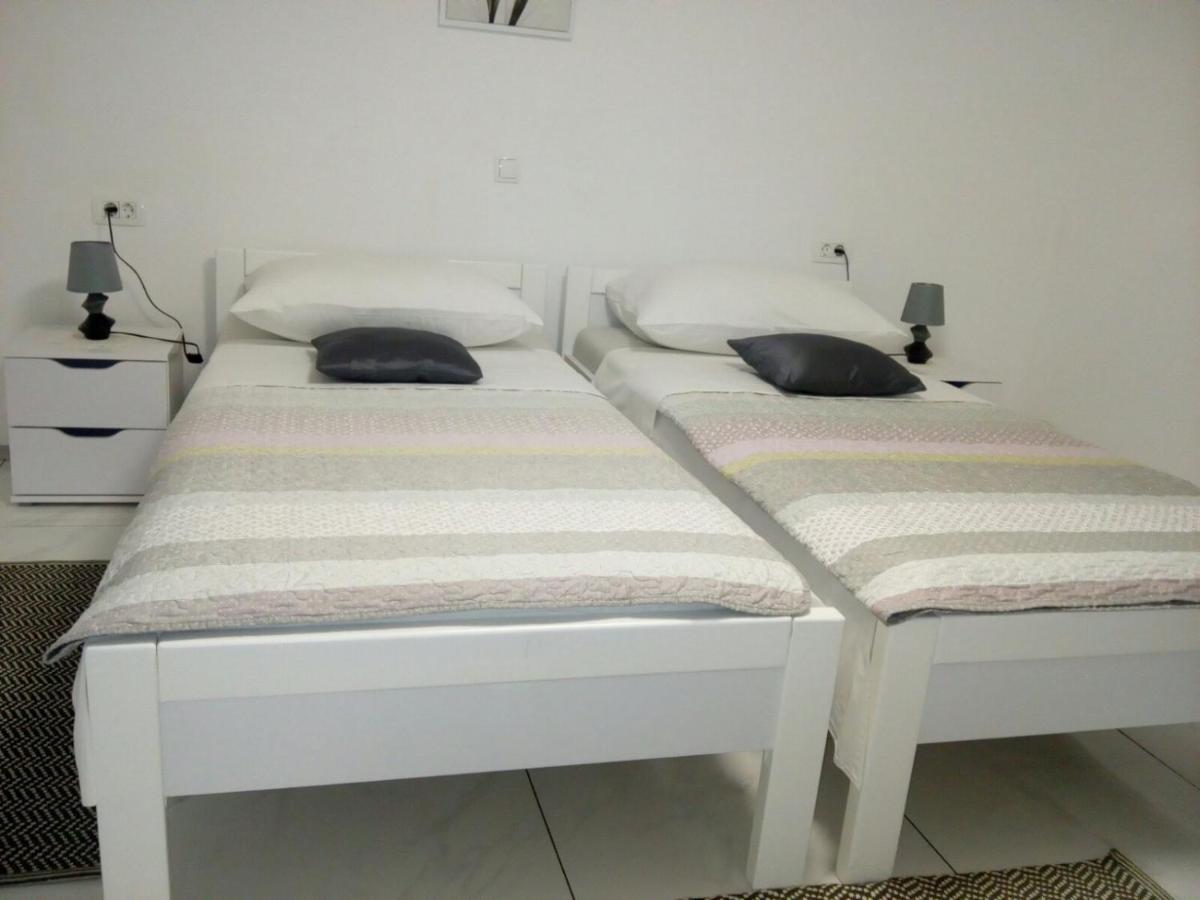 Apartman Olive 2 Zara Esterno foto
