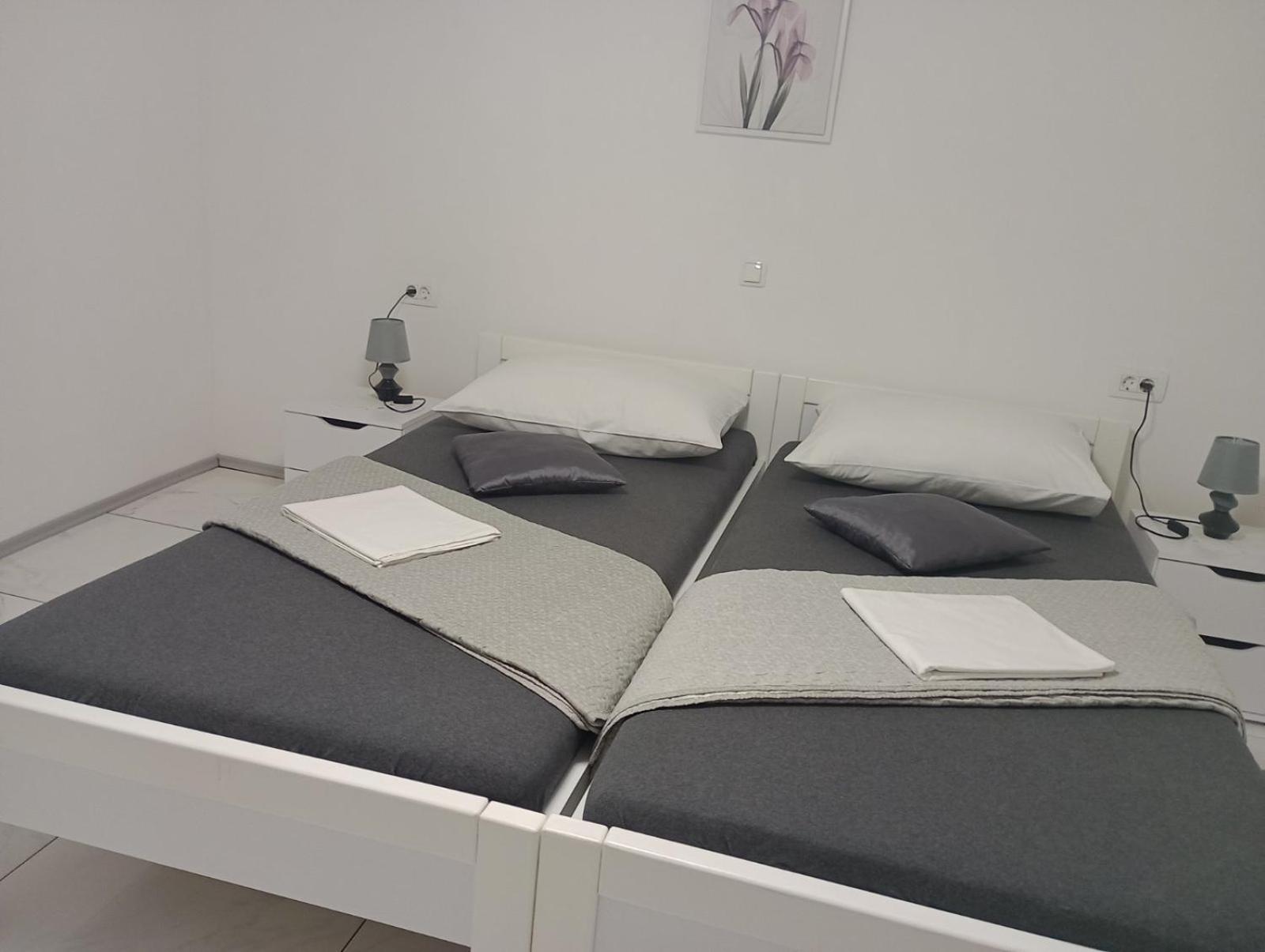 Apartman Olive 2 Zara Esterno foto